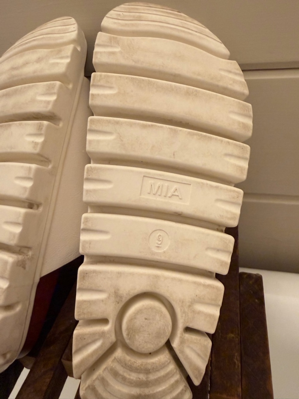 MIA Cameronn Flatform Sandal - Picture 7 of 7